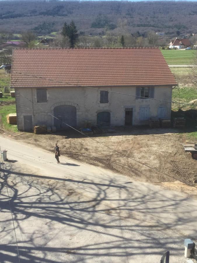 La Chambre Du Tonneau Montigny-sur-l'Ain Dış mekan fotoğraf